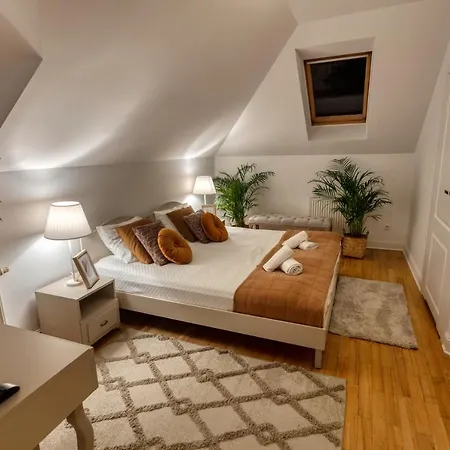 Dwor 3* Konstancin-Jeziorna