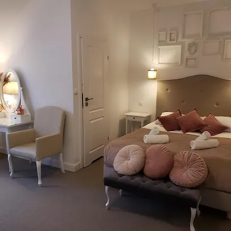 Dwór 3* Konstancin-Jeziorna