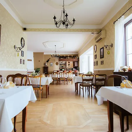 Dwor 3* Konstancin-Jeziorna