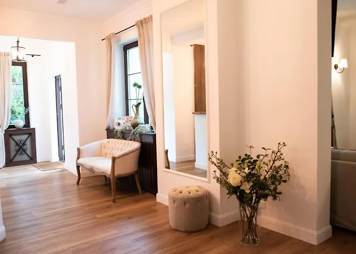 Dwór 3* Konstancin-Jeziorna